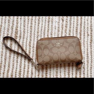 Coach wallet (BRAND NEW)